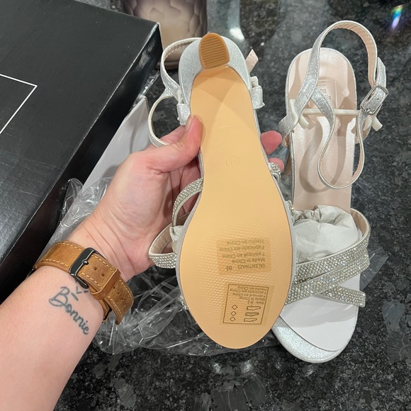 David’s Bridal Valentina#23. They’re here. I ordered the wrong size/heel type - Picture 11 of 11